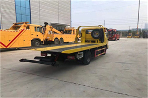 麻栗坡非事故拖车