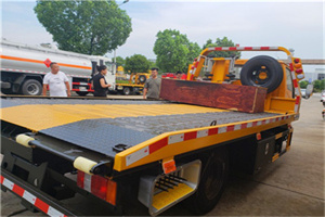 麻栗坡附近拖车电话号码服务